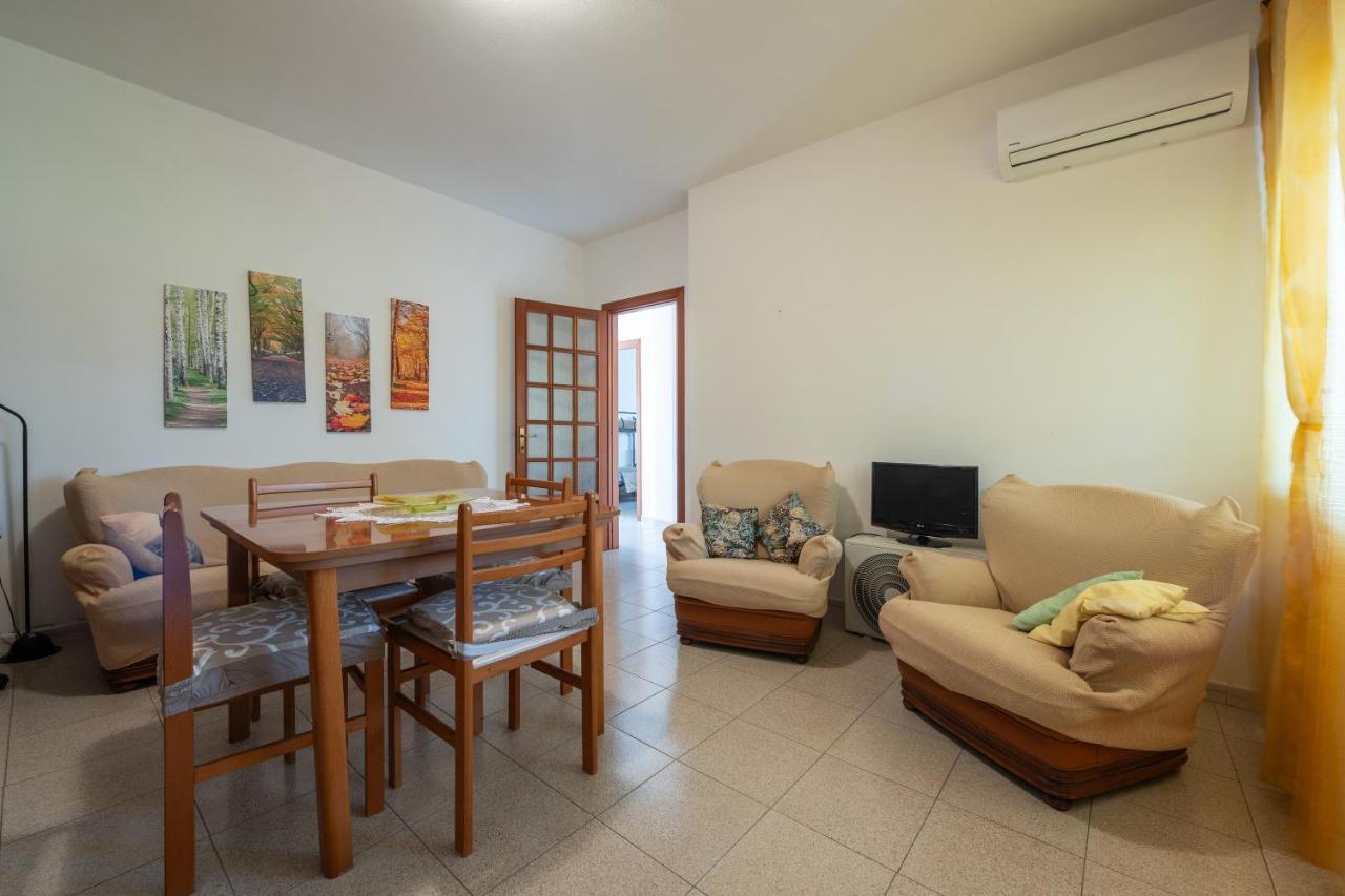 Casa Vacanze San Giovanni San Giovanni Suèrgiu Exterior foto